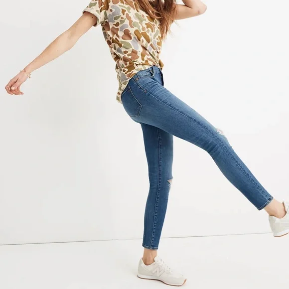 Madewell 9” High-Rise Skinny Crop Jeans in Delmar Wash: Eco Edition (24) - Picture 2 of 12